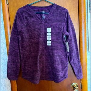 NEW woman’s V-neck purple-ish top